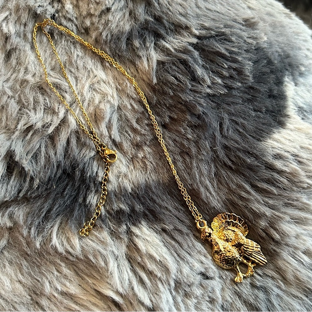 Vintage gold plated turkey pendant on chain necklace - Picture 5 of 9